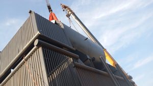 Como Escolher o Equipamento Certo para sua Obra: Guindastes e Muncks em Foco